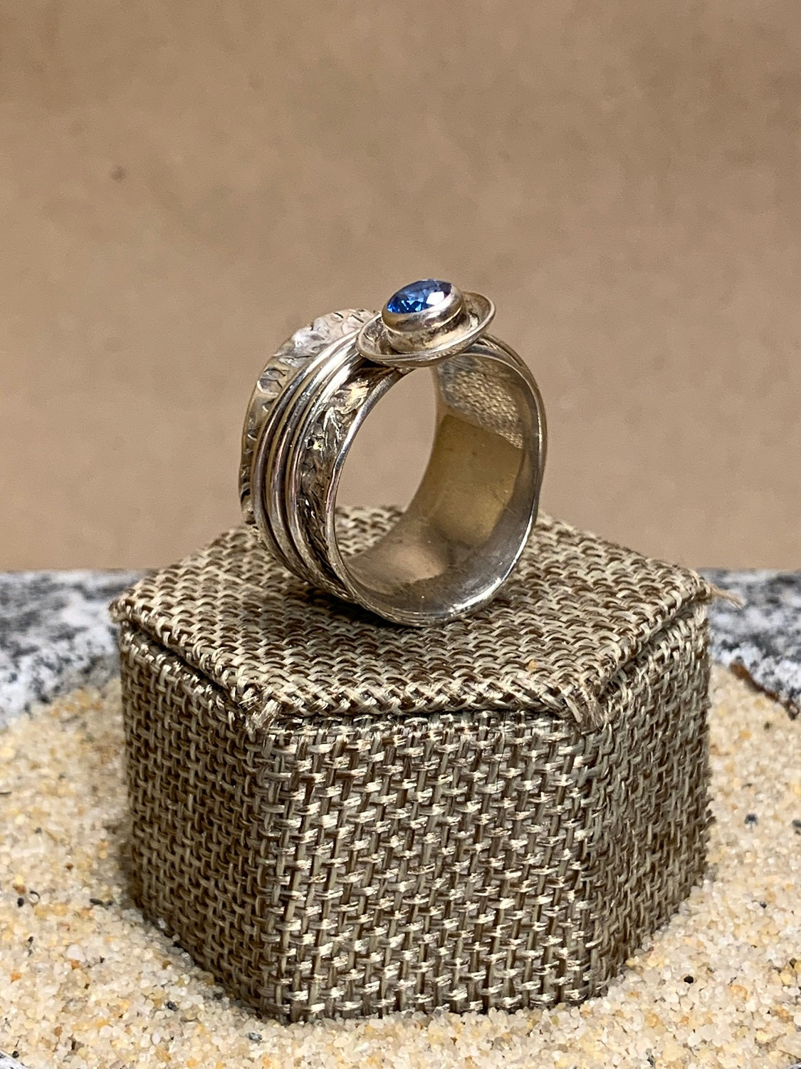 Silver Spinner Ring w/ Blue Stone SZ 6