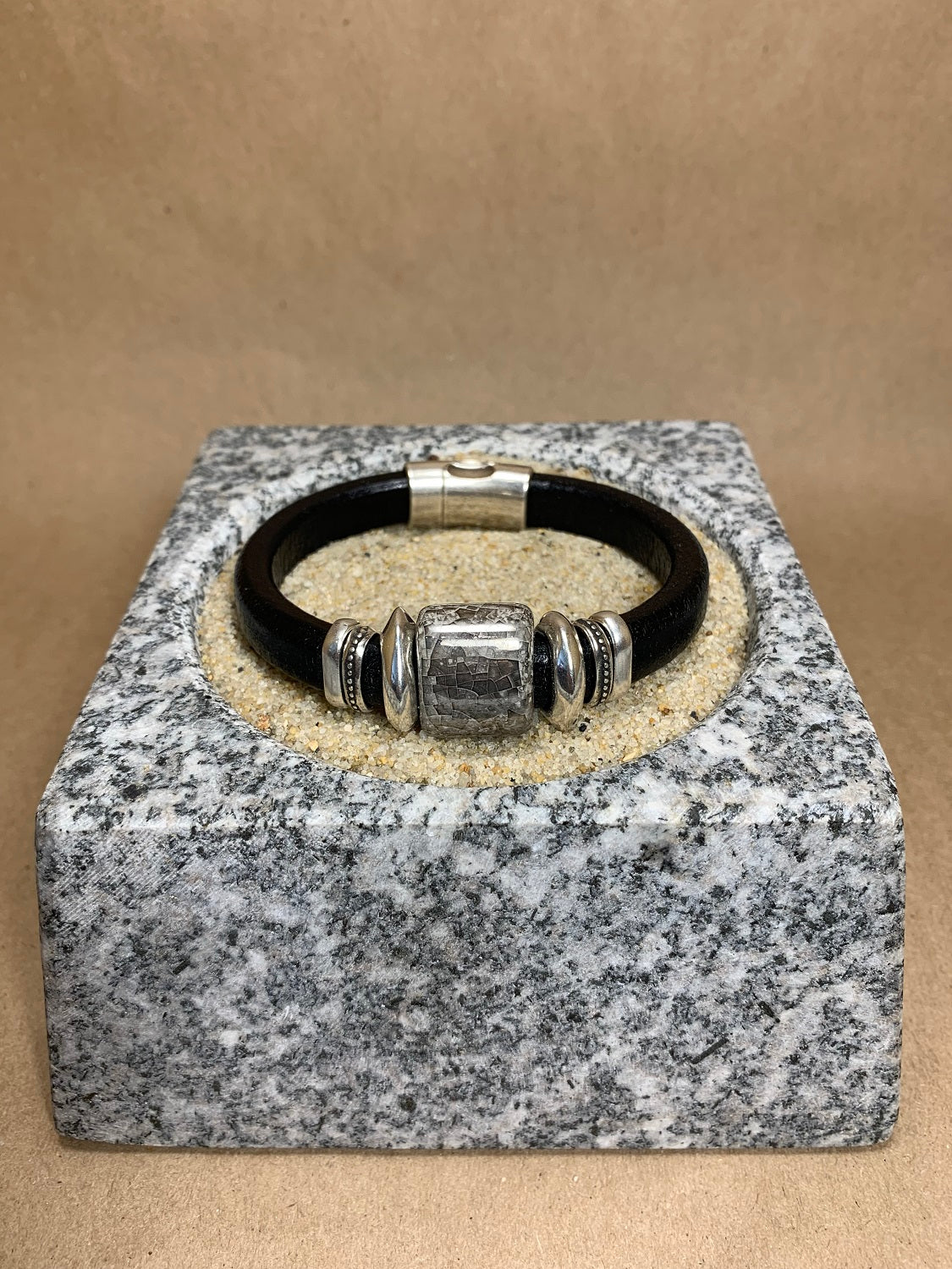 Glacier Black Bracelet with Magnetic Clasp